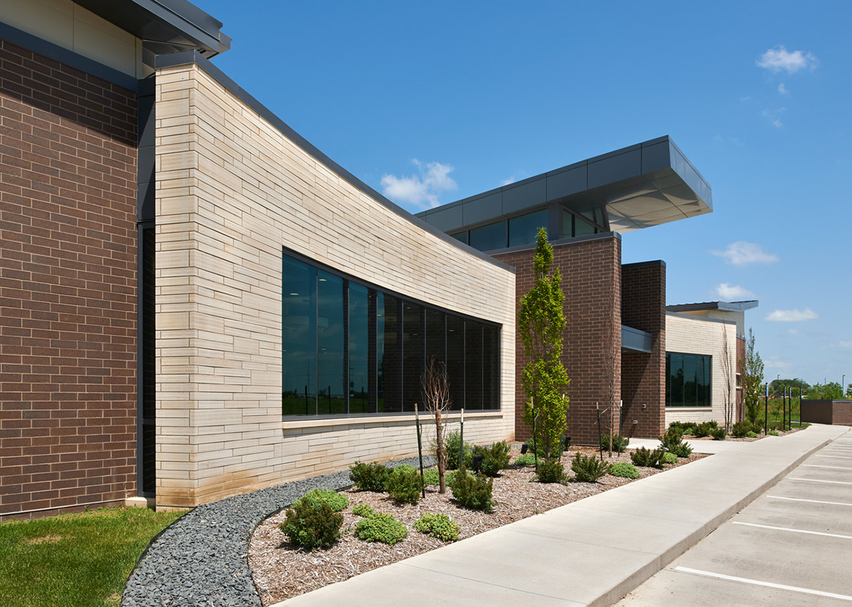 indianola specialty clinic downing construction