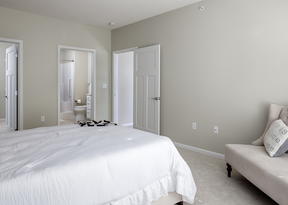 Vintage Cooperatives of Ames bedroom