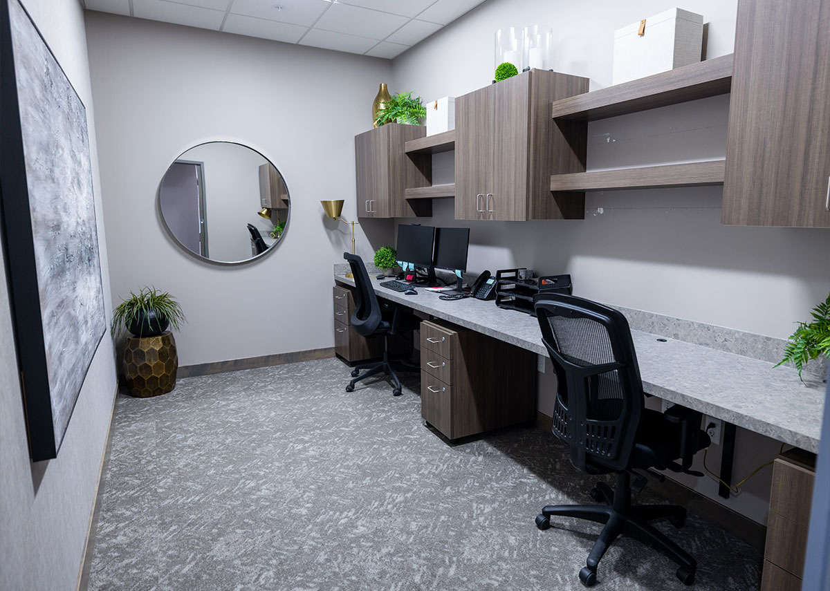 Waukee Dental workstations with desks