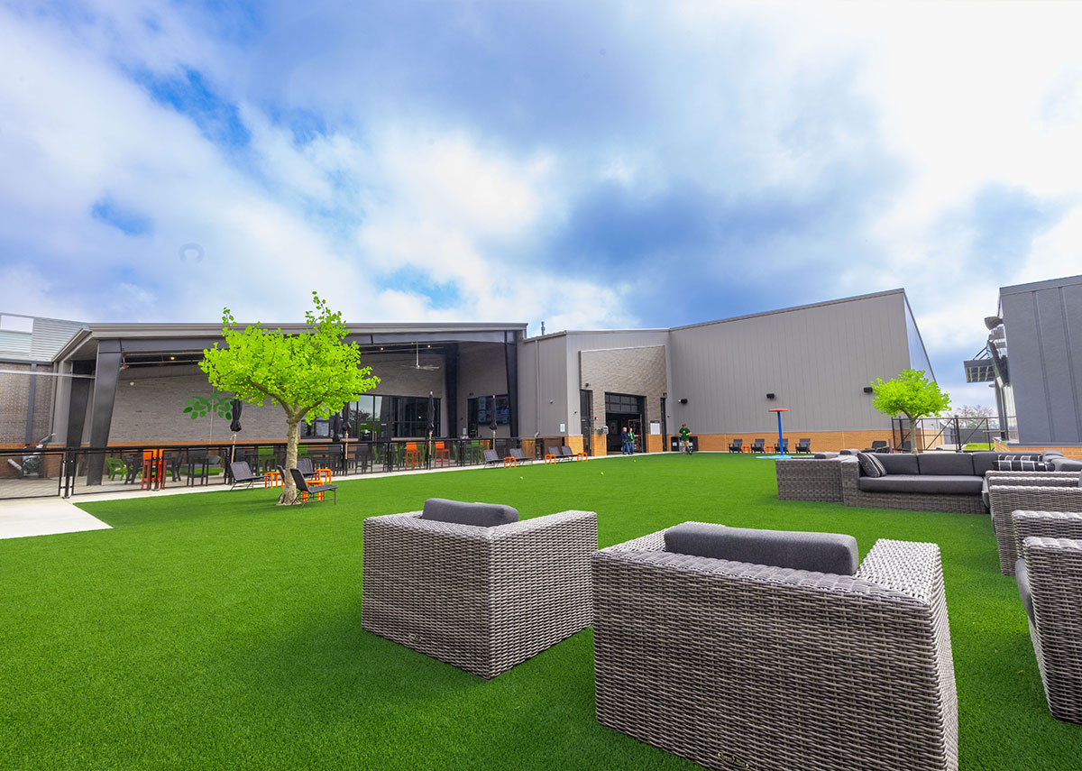 Paws and Pints outdoor courtyard