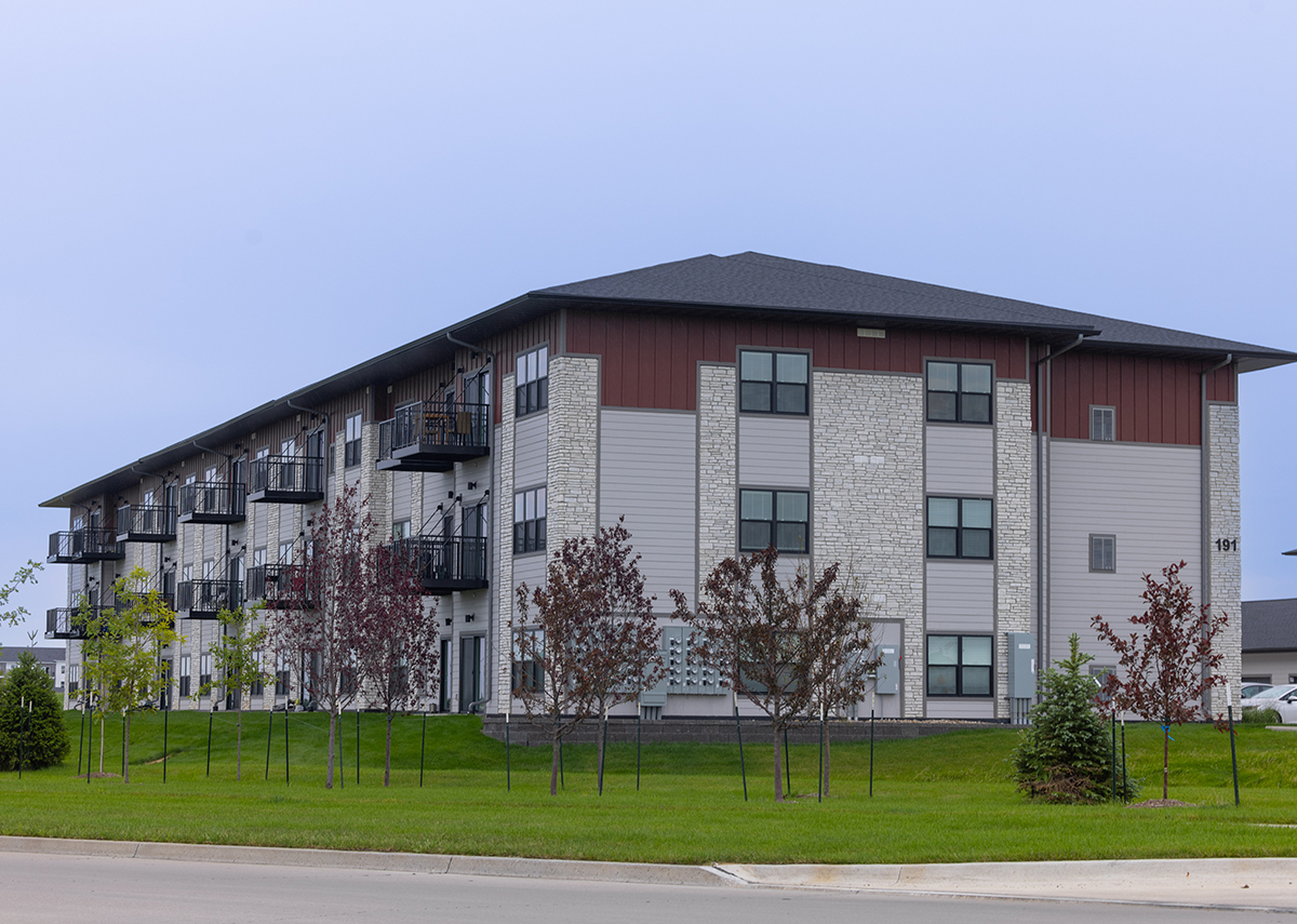 Stratford Pointe Apartments outside