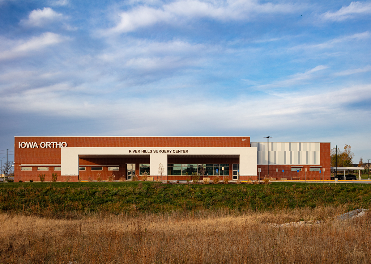 River Hills Surgery Iowa Ortho Center Outside
